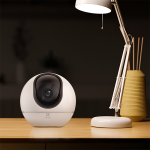Camera panoramique sans fil EZVIZ H6C 3K Wi-Fi : Sécurité Intelligente Panoramique pour maison intelligente